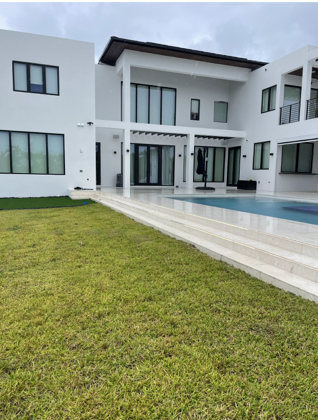 Pinecrest Contemporary Home