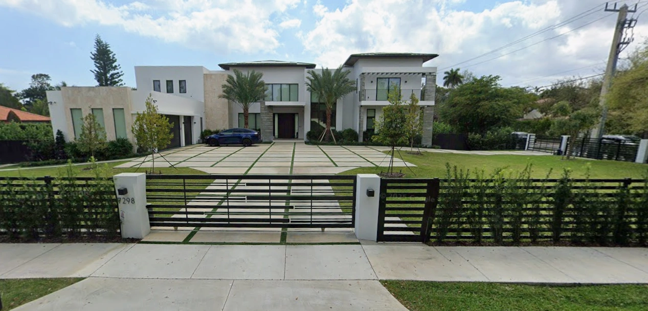 Pinecrest Palm Residence